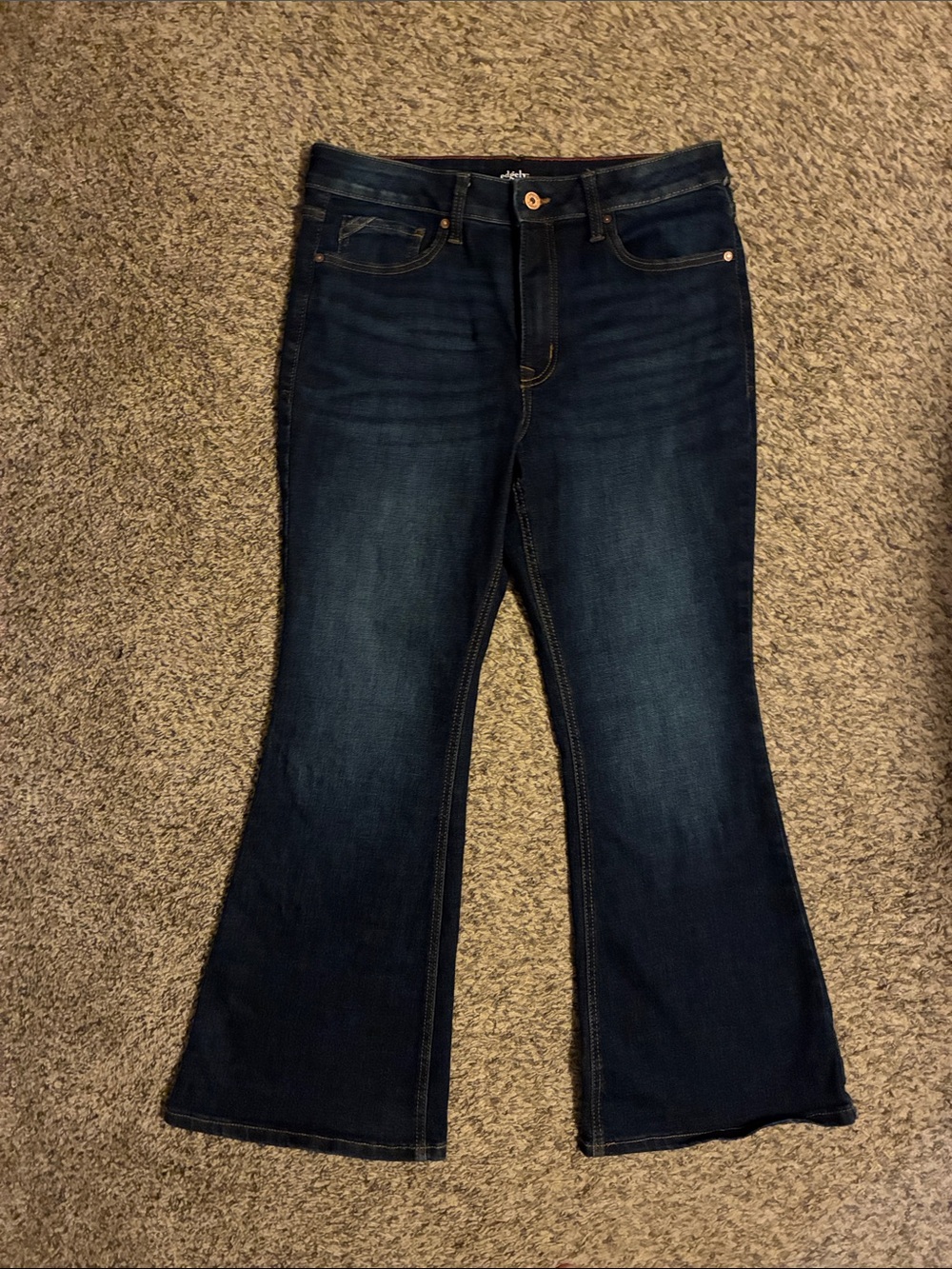 Maurice’s edgely mid rise flare jeans -size 14 short